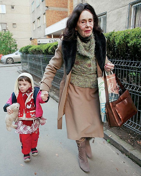 article-0-0176A1BF00000578-810_468x583.jpg