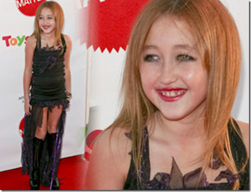 noah-cyrus-halloween-costume_thumb1.png
