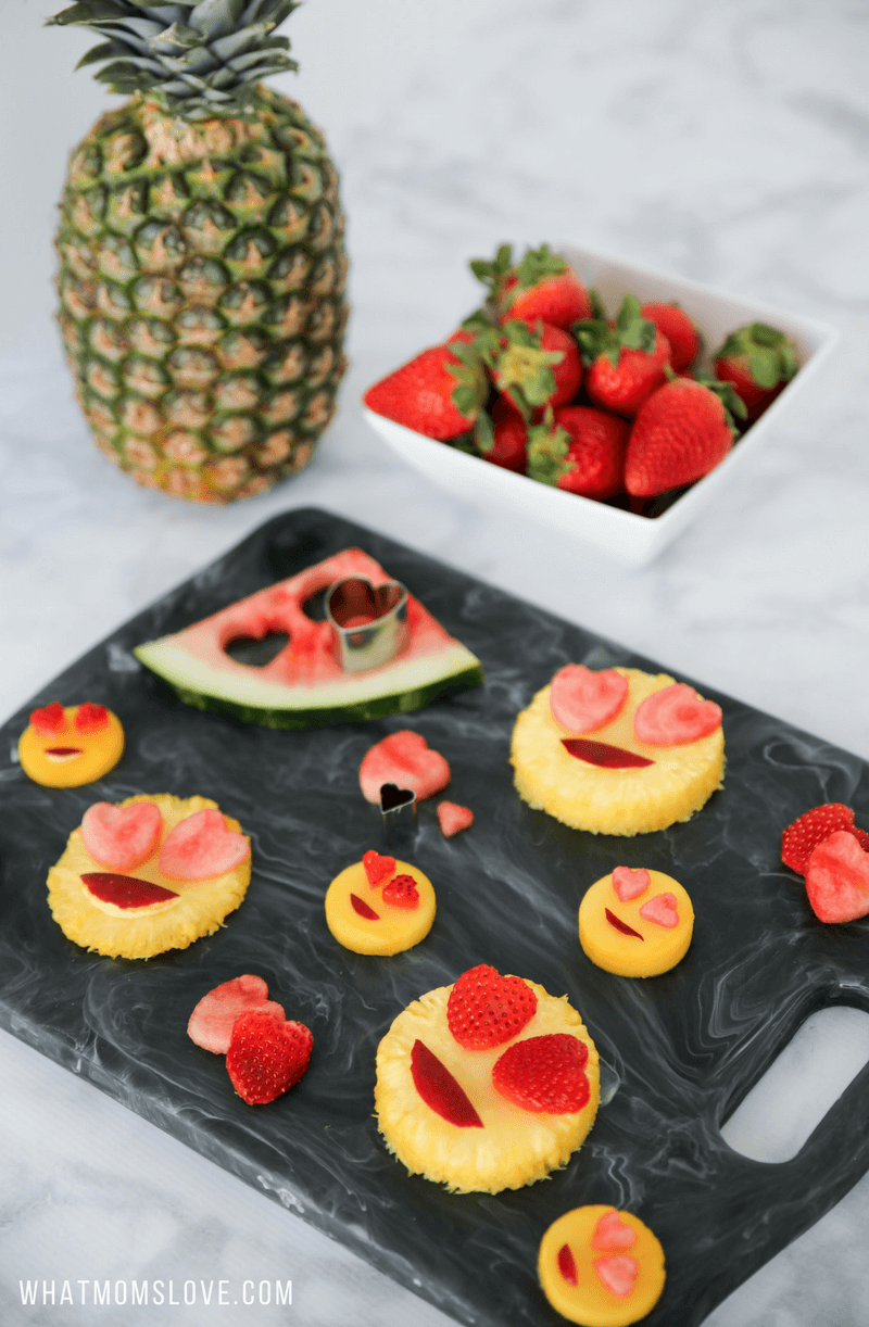 Emoji-Fruit-Pineapple-Vertical.png