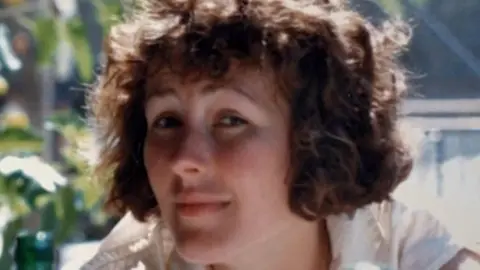 Surrey Police Image shows victim Karen Reed who was shot at her Woking home in 1994