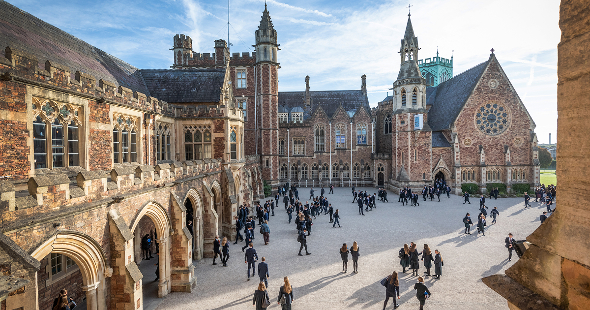 www.cliftoncollege.com