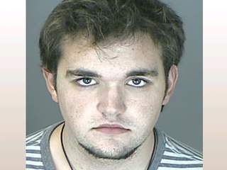 suspect_20121024105028_320_240.JPG