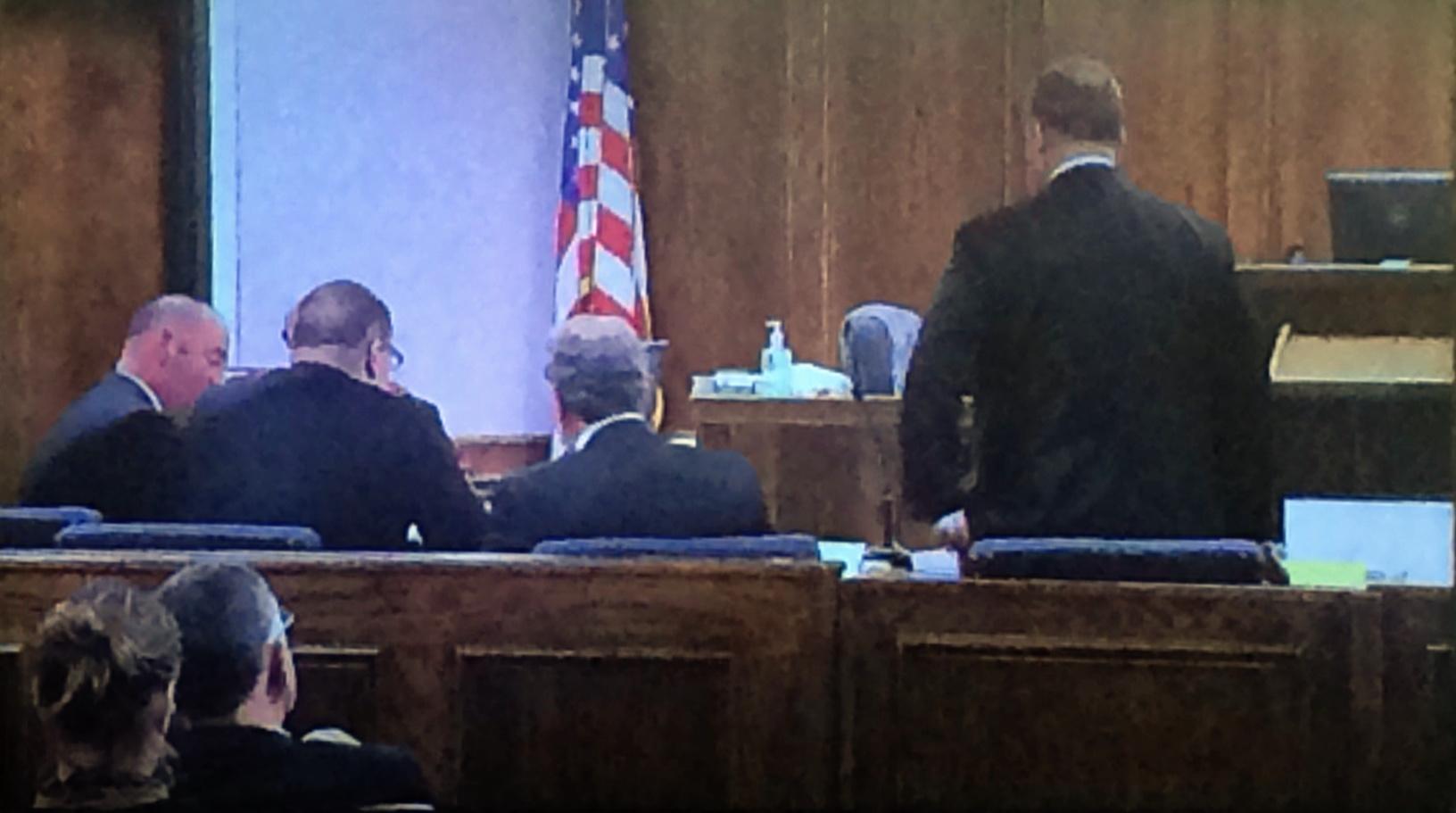 B-PlVpYCQAAQE7_.jpg:large