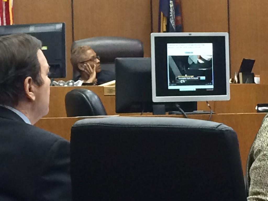 B25T7x9IAAAWCS3.jpg:large