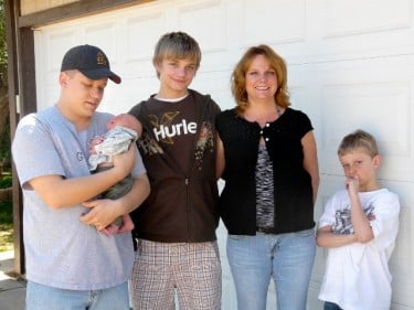 Redwine-family-375x281.jpg