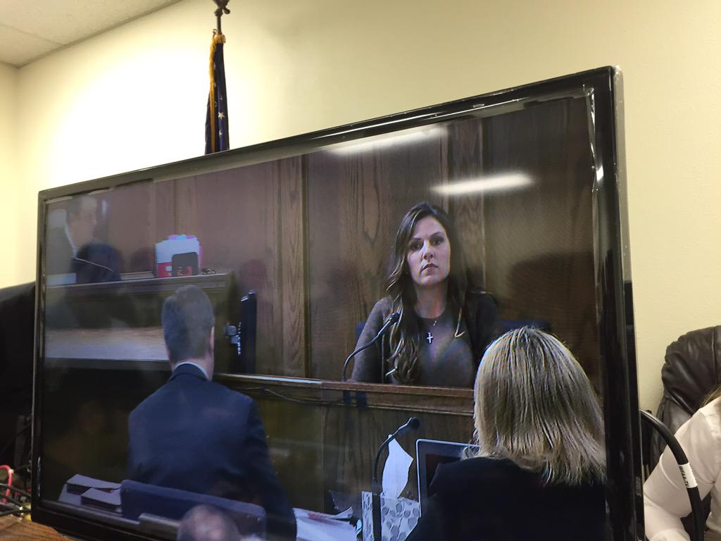 B9lBx4MCYAEE8fL.jpg:large