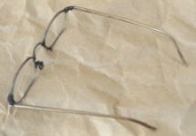 334UMON_glasses1.jpg