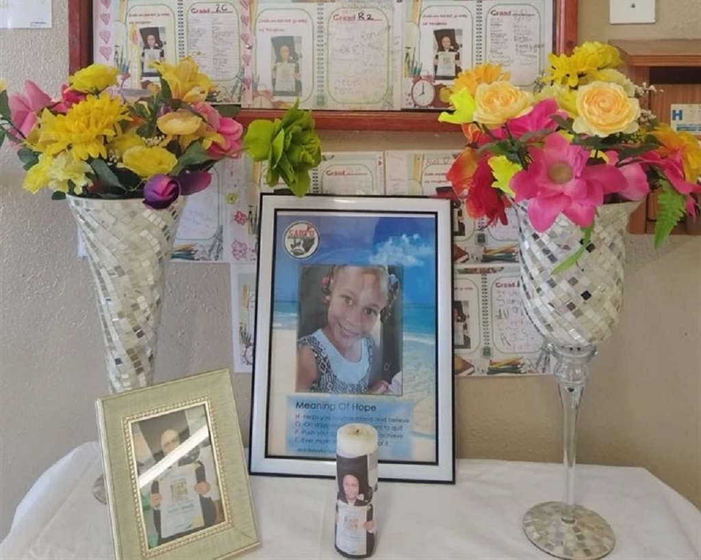 Hundreds gathered at a Middelpos primary school in Saldanha Bay on Wednesday for a prayer march marking one year since seven-year-old Joshlin Smith's disappearance. (Supplied/Diazville Primary School)