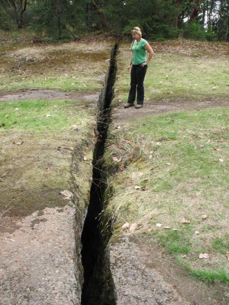 the-abyss-hiker.jpg