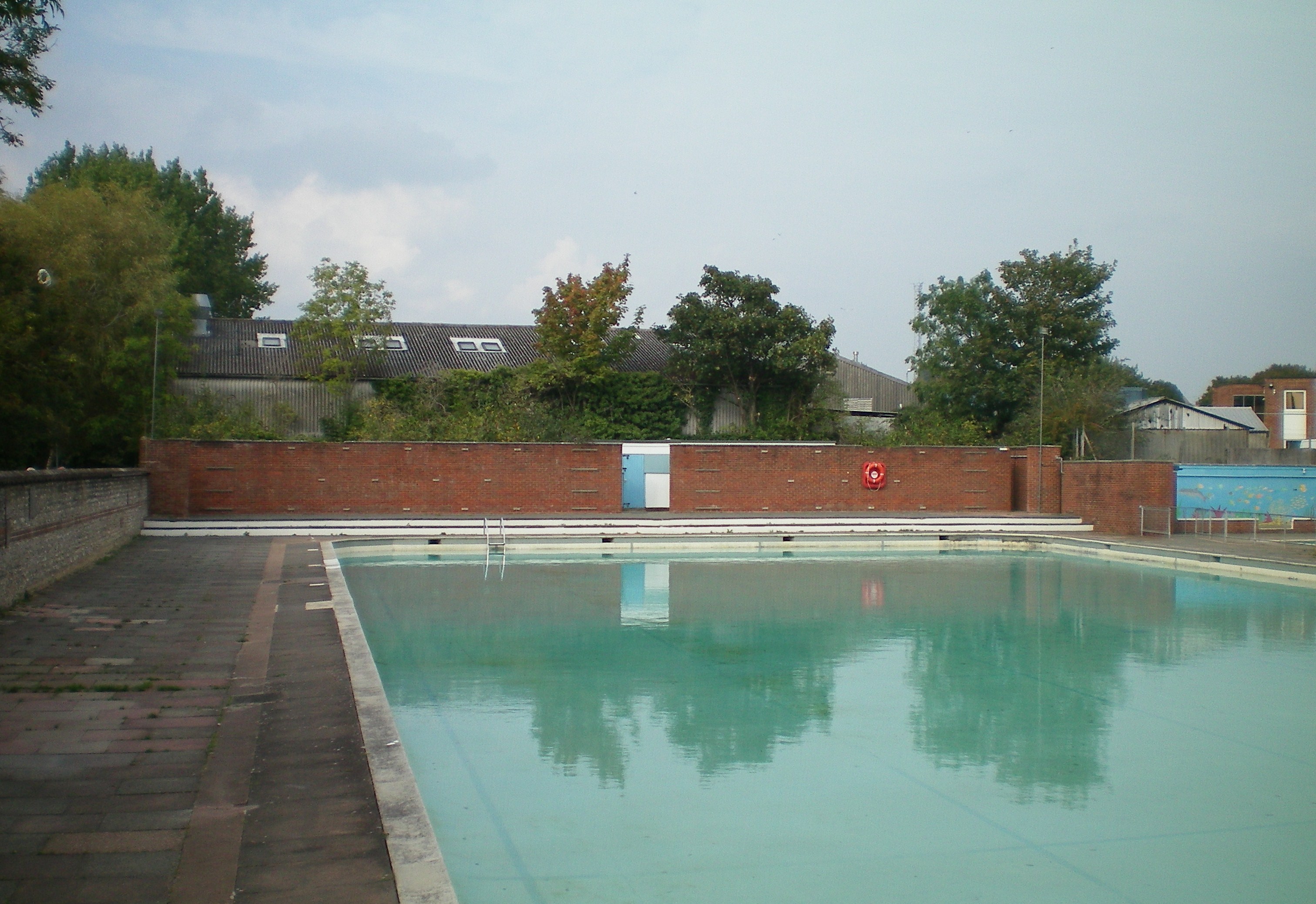 Lewes_The_Pells_Swimming_Pool_2.JPG