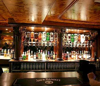 image_services_bar_pub_1.jpg