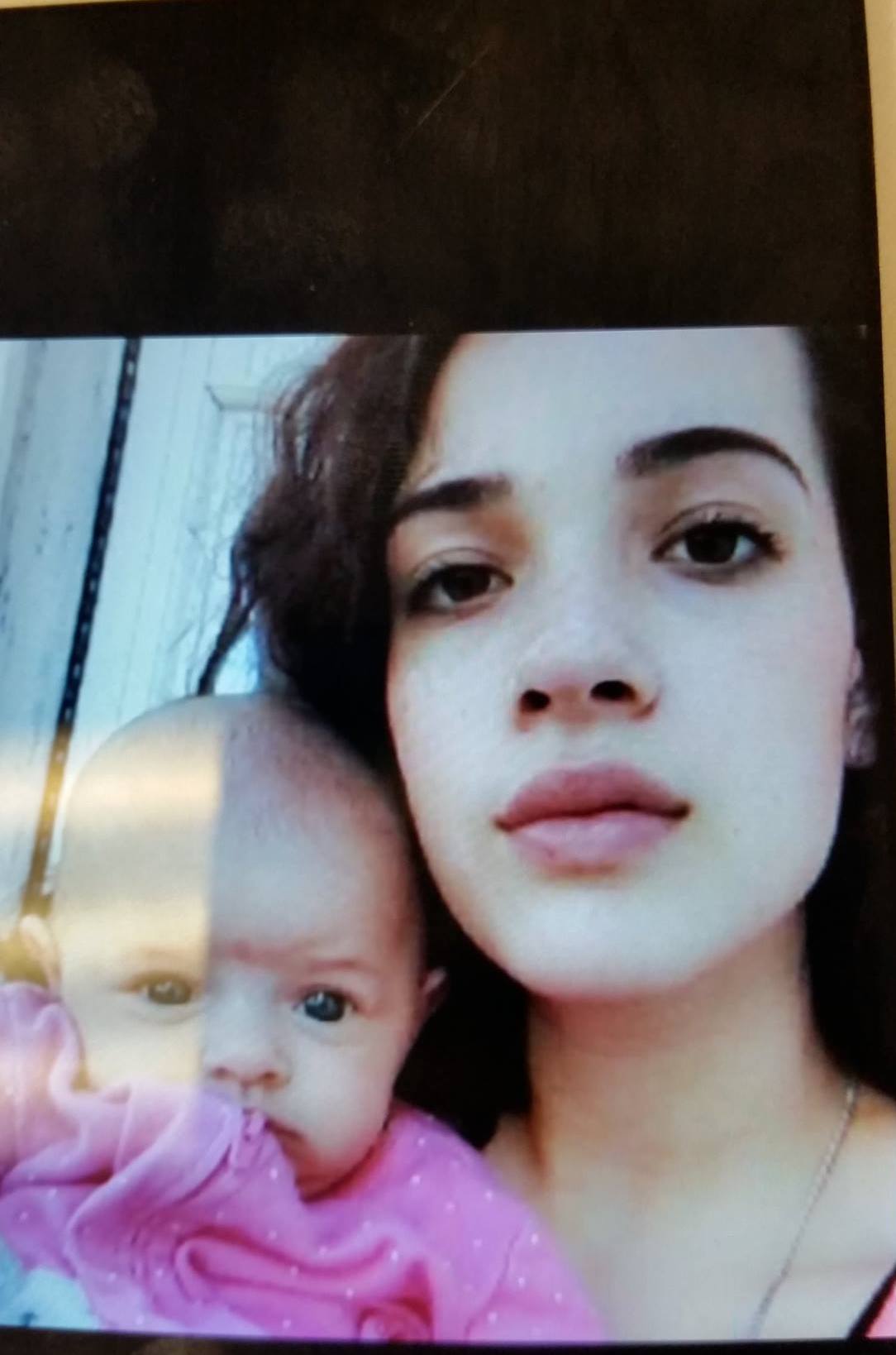 Mikayla%20Sanderlin%20and%20daughter.jpg