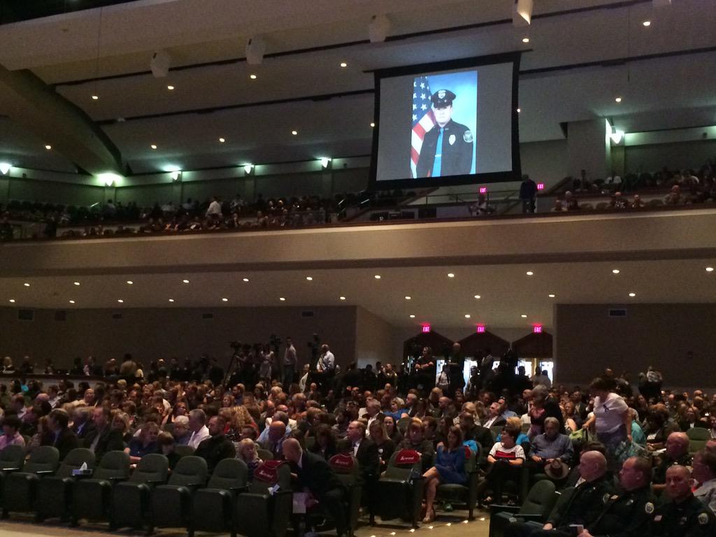 CE-mP1OXIAAKt-r.jpg:large