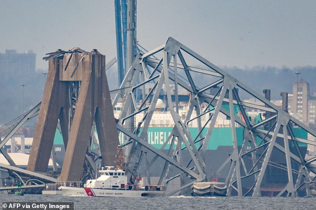 One body has reportedly been discovered during the search for at least six missing construction workers