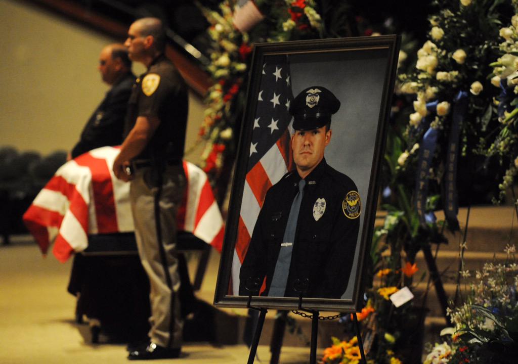 CE-Bfs9W0AENcO0.jpg:large