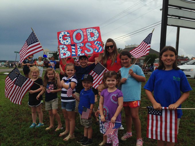 CFFi7N5UsAArAnw.jpg:small