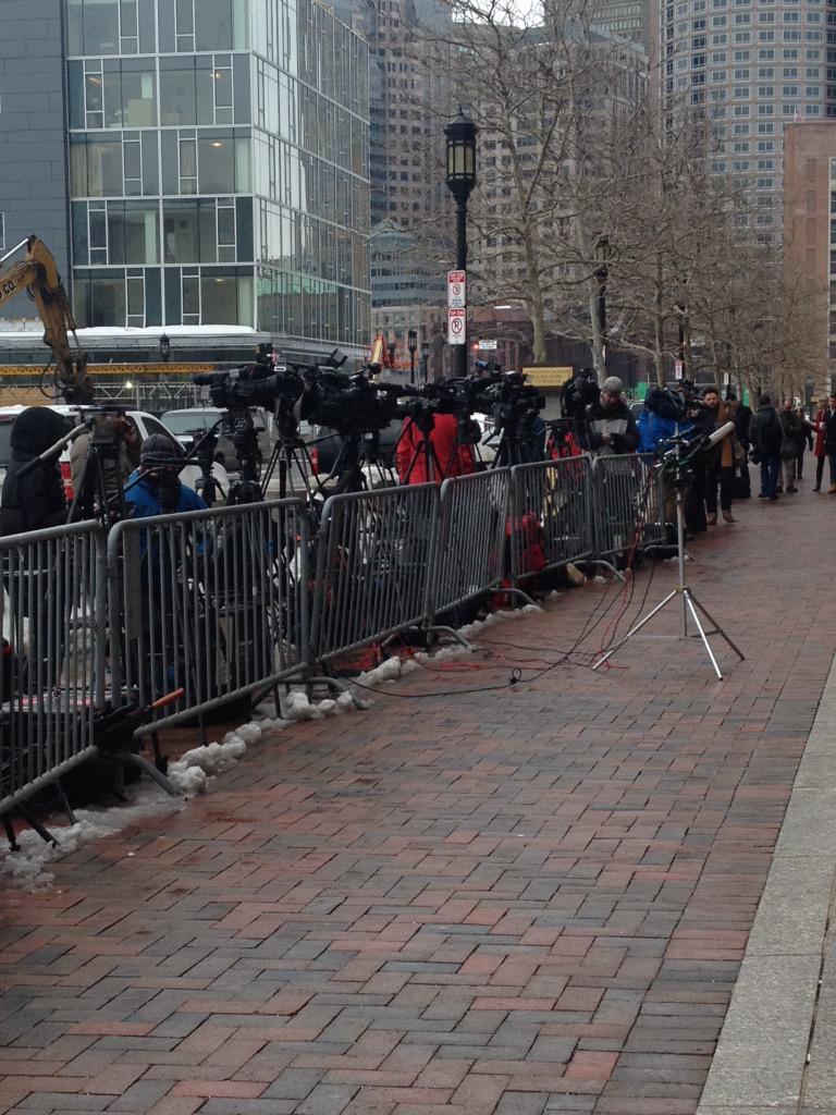 B_QaE7MU0AIsPlb.jpg:large