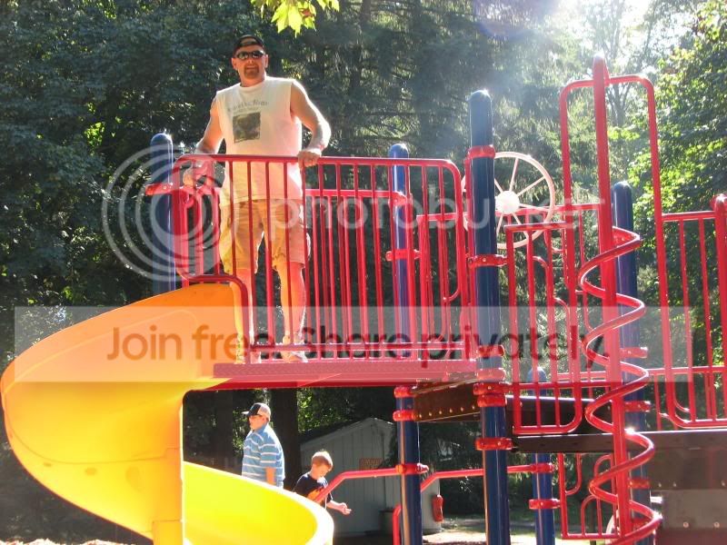 sept2008EthanPlayground011.jpg