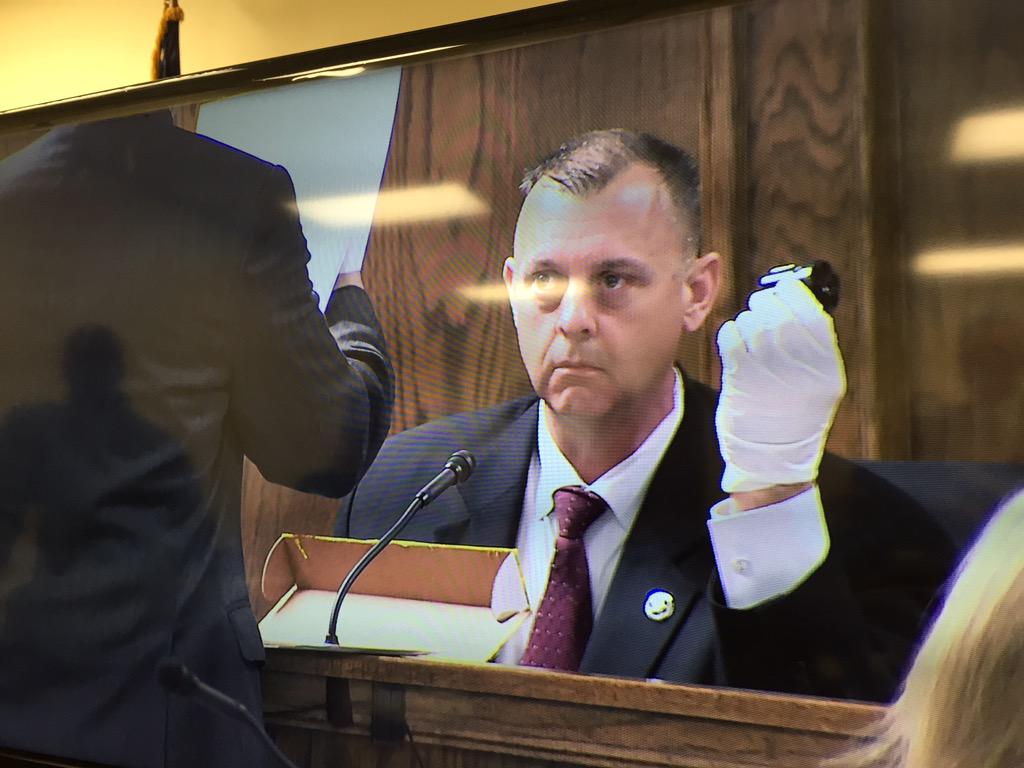 B9qAmcxCUAMpnwx.jpg:large