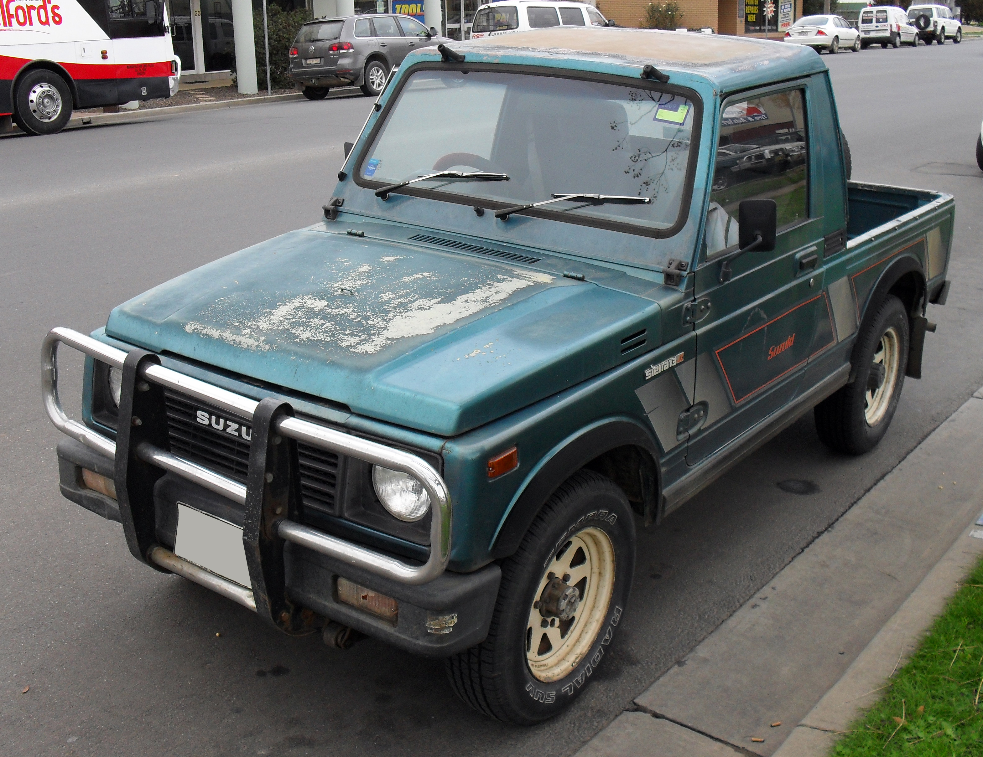 1984-1986_Suzuki_Sierra_utility.jpg