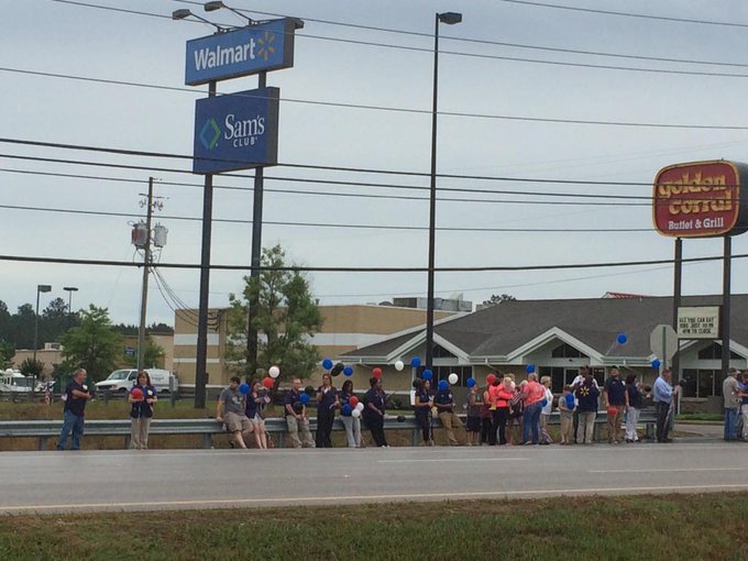 CFE13FMVAAAZXGp.jpg:small