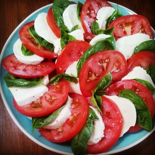 caprese_salad.jpg