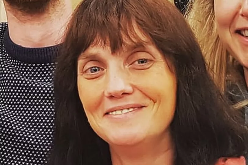 0_ballycastle-woman.png