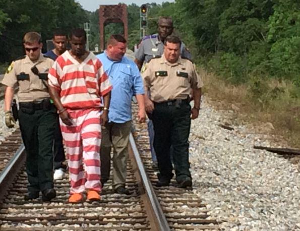 CFFqSb8WIAAD1u4.jpg:large