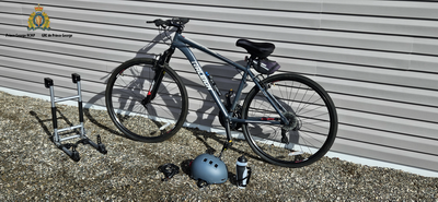 Photo of Ravinder Singh’s bicycle and gear