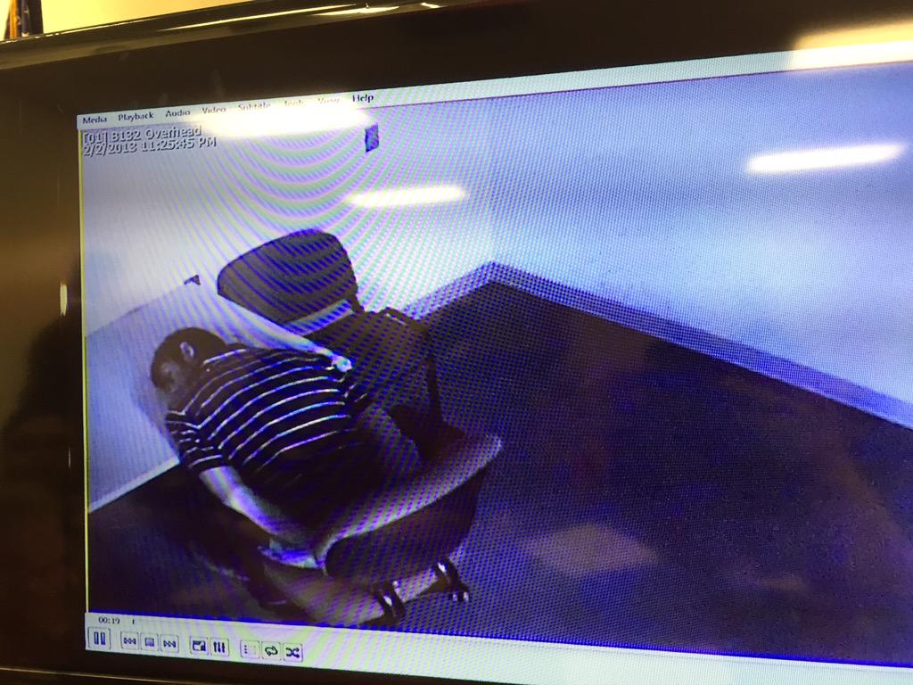 B9_ZcAnCEAEz1us.jpg:large